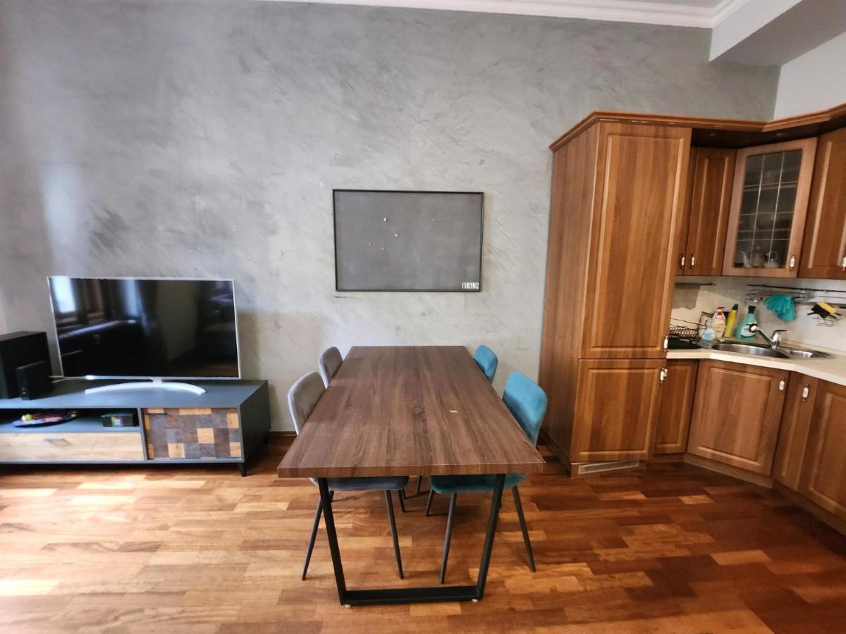 Spacious Apartment 6Min From The Dancing House Прага Екстер'єр фото